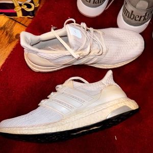 ADDIDAS ULTRA BOOST